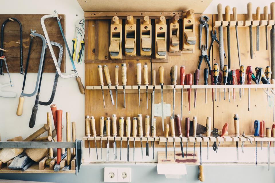 作業台の上の工具