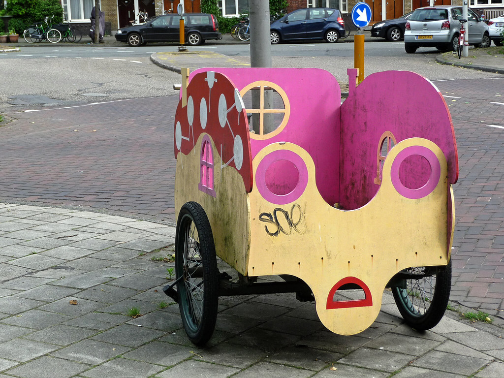 街中の自転車