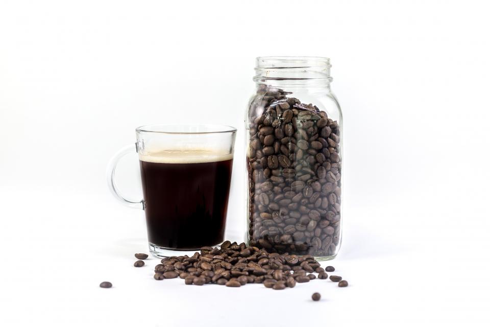 瓶に入ったコーヒー豆