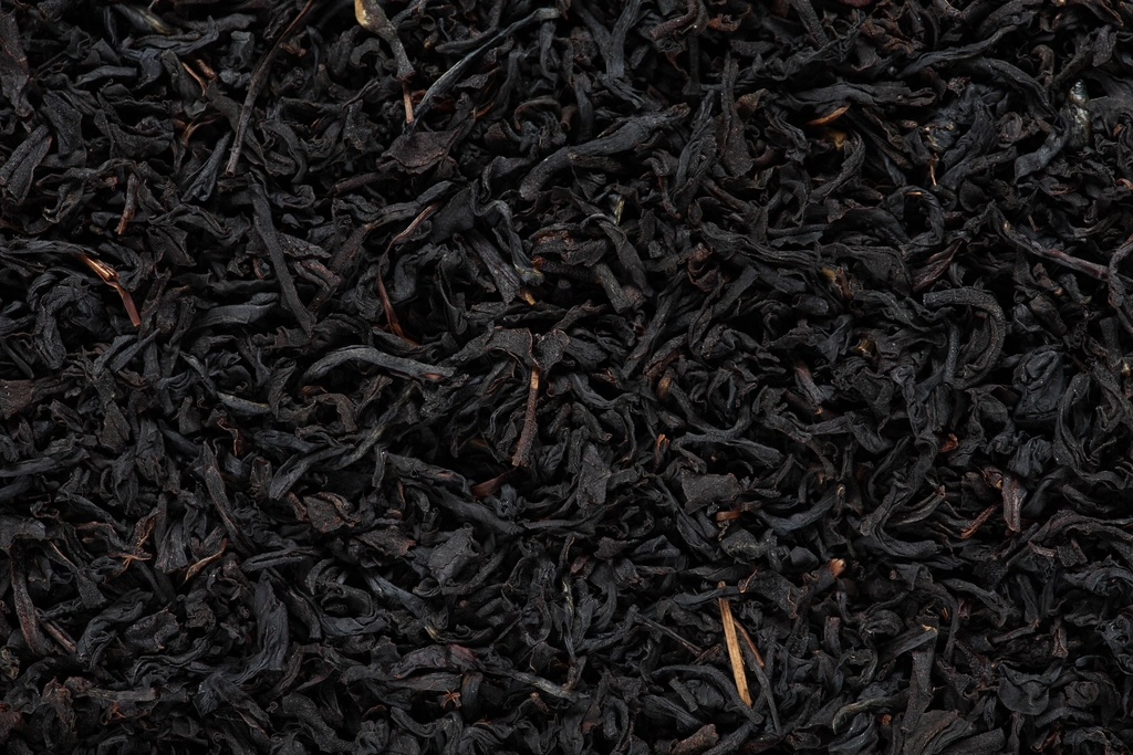 カップに注がれた緑茶